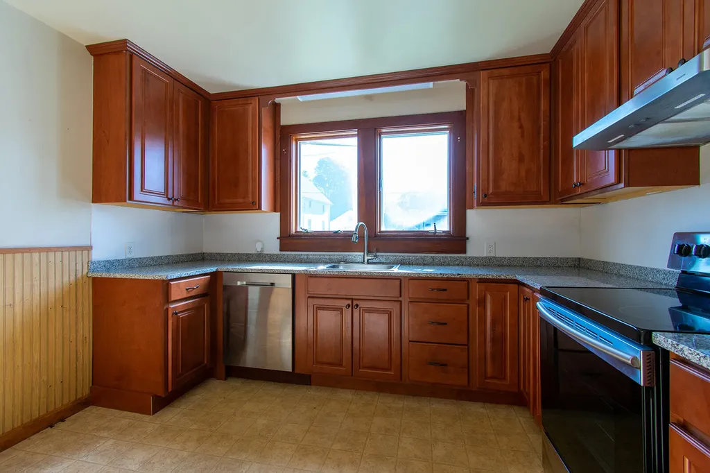 52 Crescent Street Rockland ME 04841