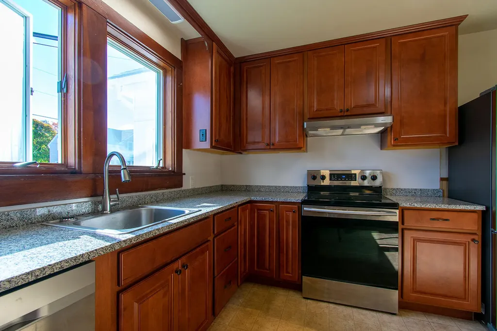 52 Crescent Street Rockland ME 04841