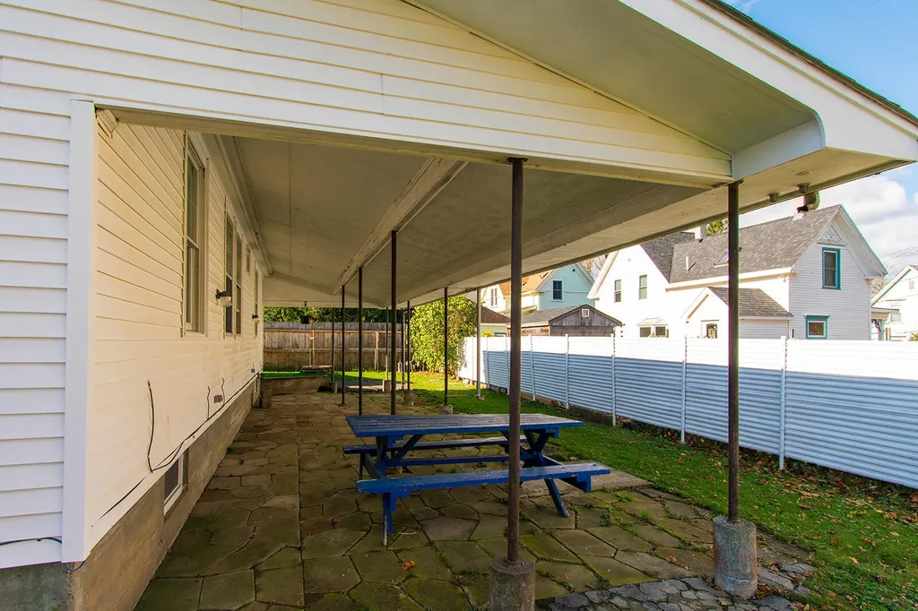 52 Crescent Street Rockland ME 04841