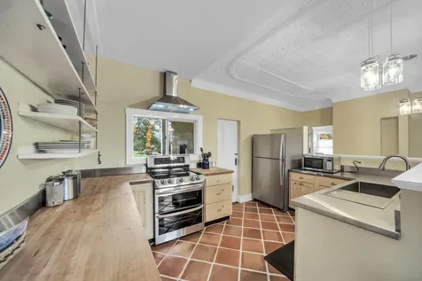 51 Bridge Street Topsham ME 04086