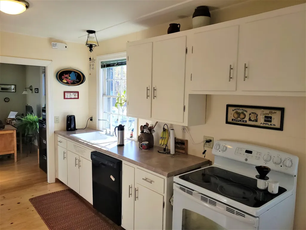 219 High Street Farmington ME 04938