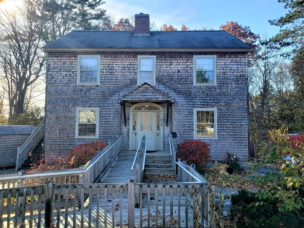 219 High Street Farmington ME 04938