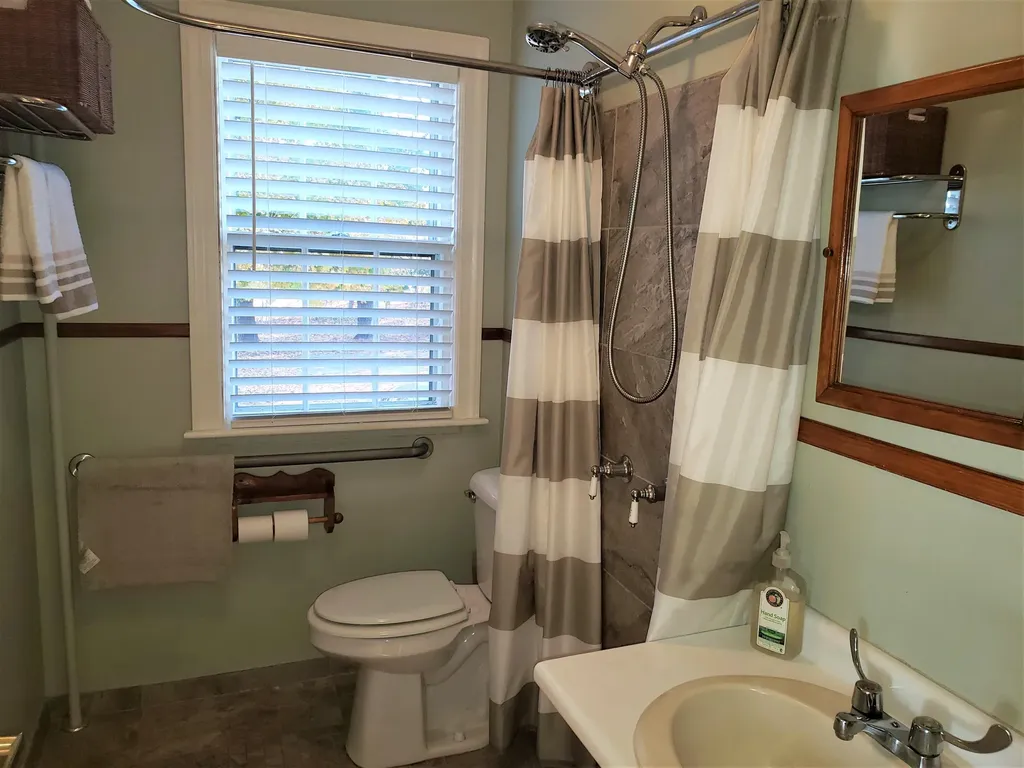 219 High Street Farmington ME 04938