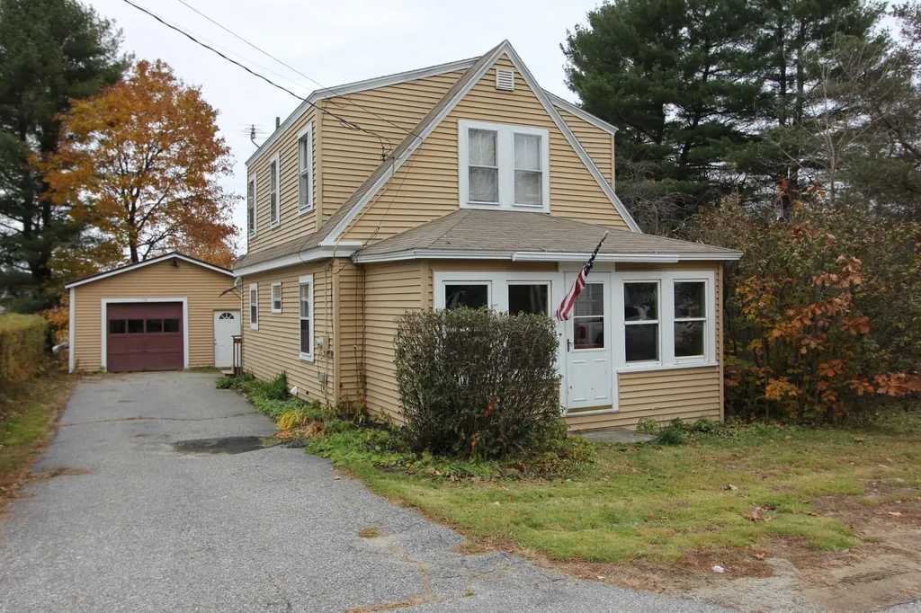 174 Warren Avenue Lewiston ME 04240
