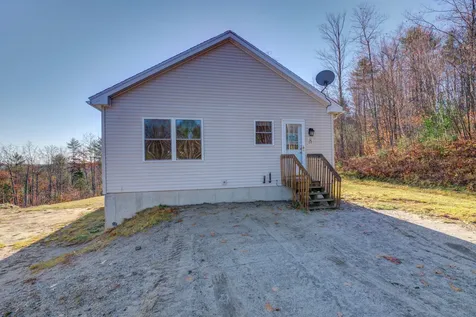 12 Alexander Lane Poland ME 04274