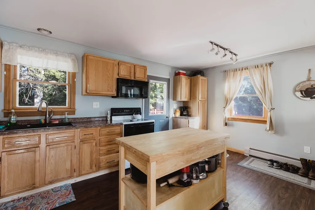 252 Hoxie Hill Road Orrington ME 04474