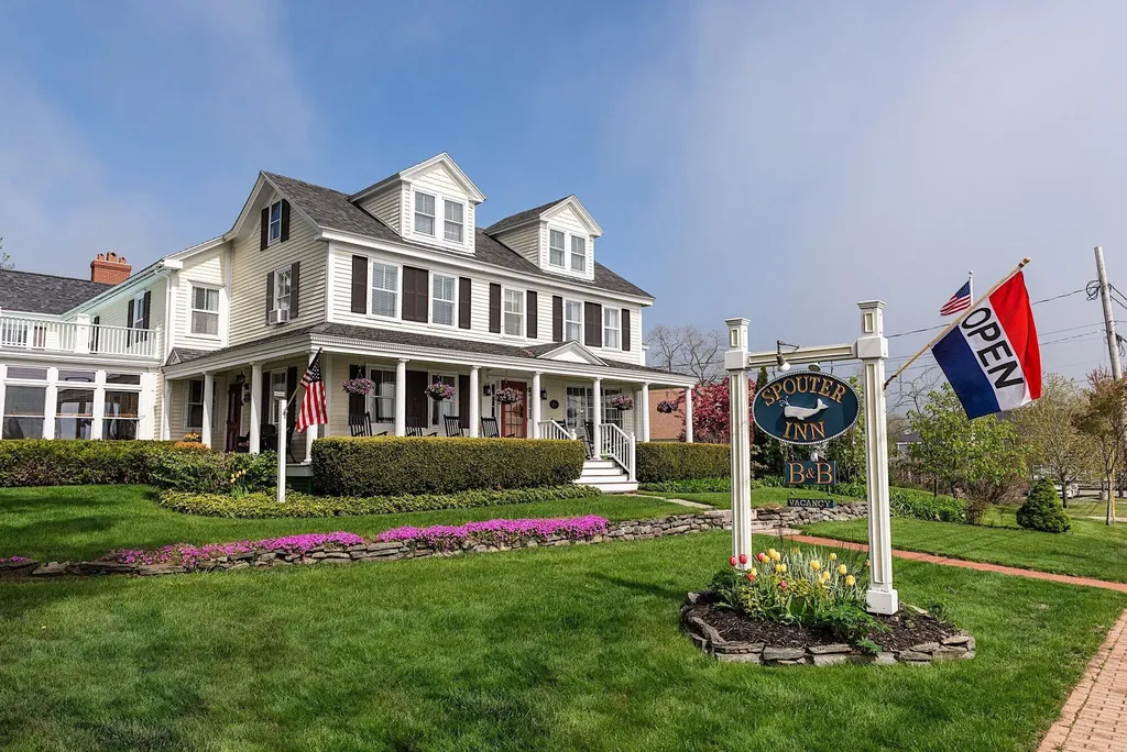 2506 Atlantic Highway Lincolnville ME 04849