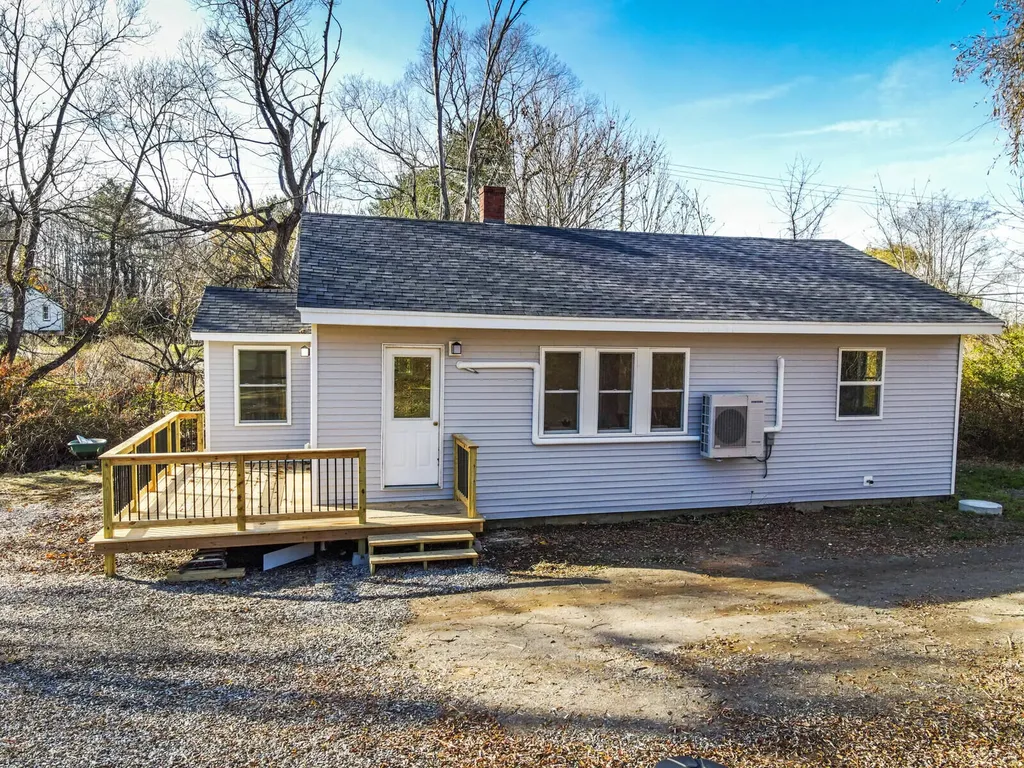 394 Highland Avenue Gardiner ME 04345