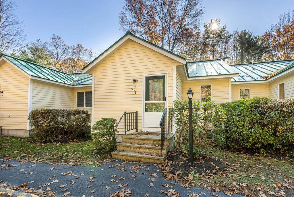 4 Settlers Court Windham ME 04062