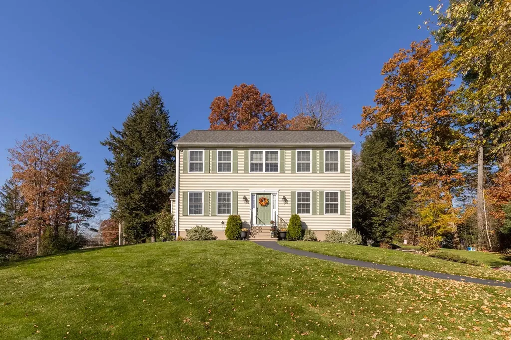 1 Mccue Lane Berwick ME 03901