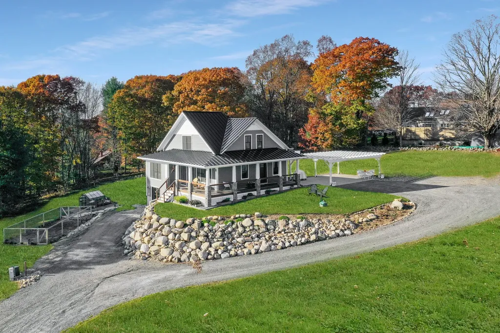 17 Garrison Drive Eliot ME 03903