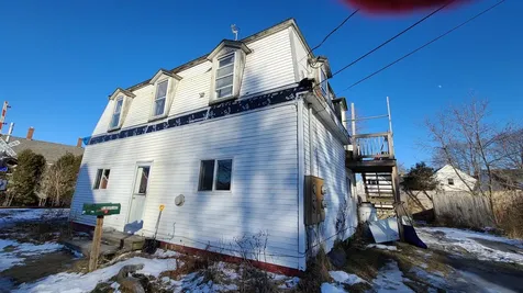19 Lisle Street Rockland ME 04841