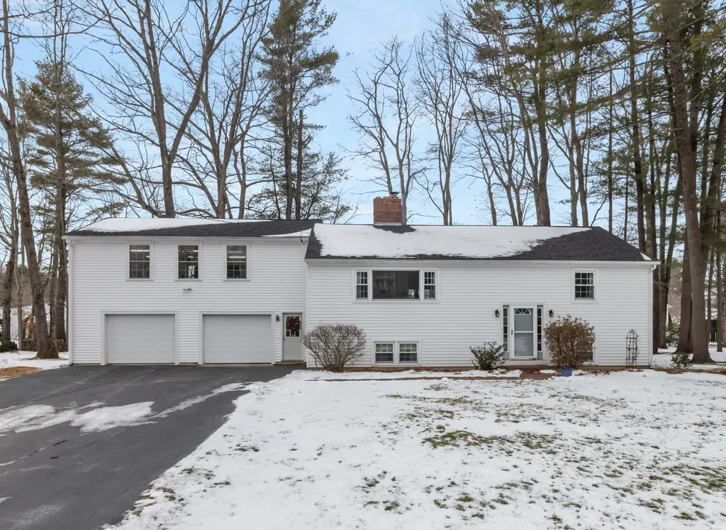 20 Sylvan Circle Kennebunk ME 04043