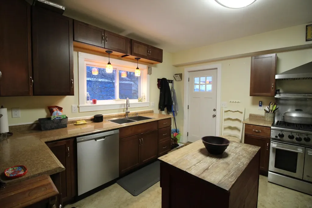 48 Elm Street Bangor ME 04401