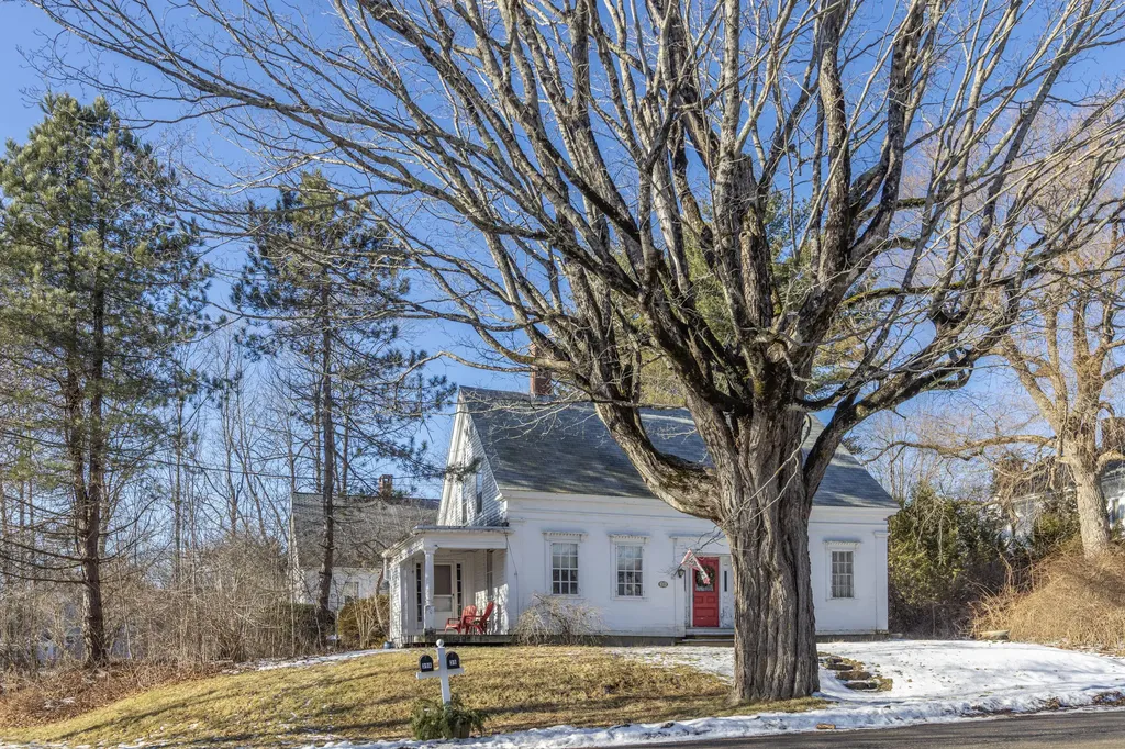 39 Knox Street Thomaston ME 04861