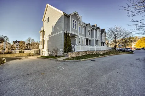11 Abbey Road Brunswick ME 04011