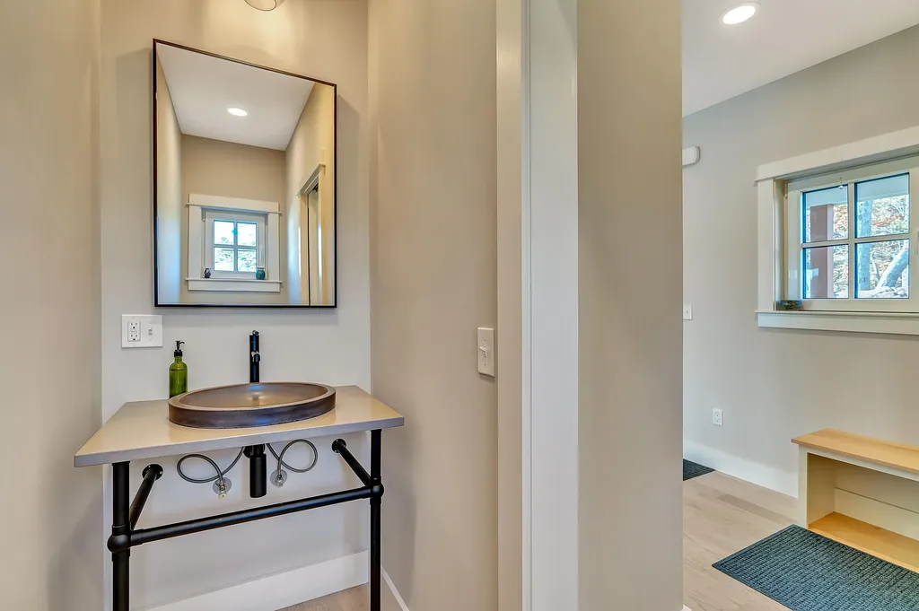 22 Wallace Shore Road Harpswell ME 04079