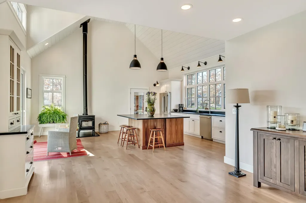 22 Wallace Shore Road Harpswell ME 04079