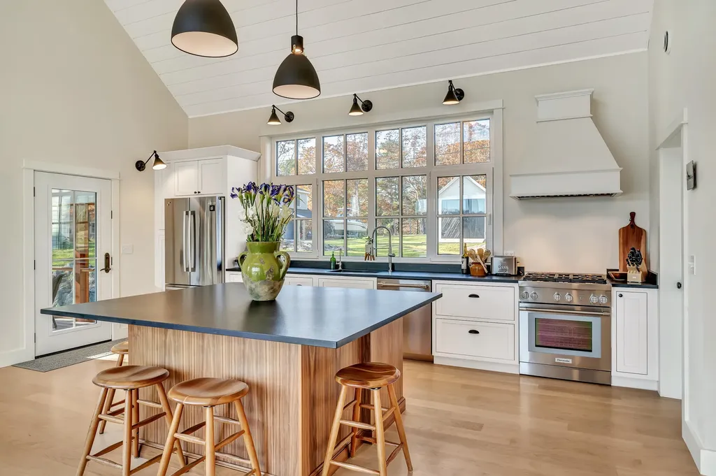 22 Wallace Shore Road Harpswell ME 04079