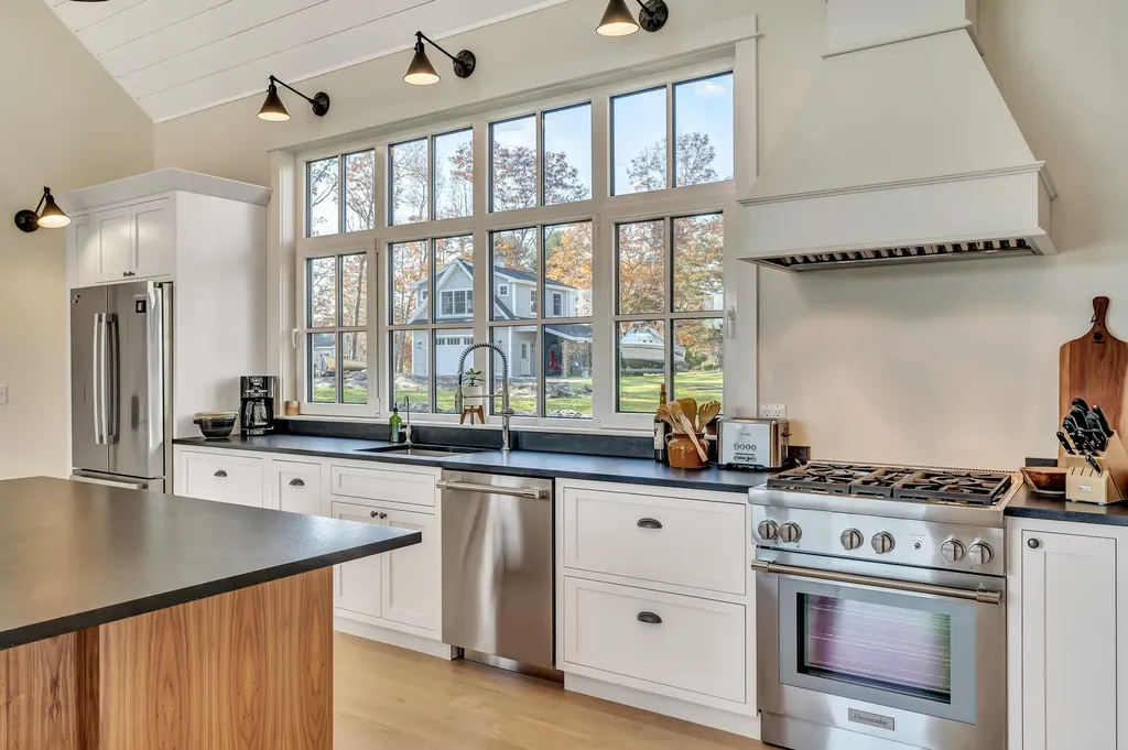 22 Wallace Shore Road Harpswell ME 04079