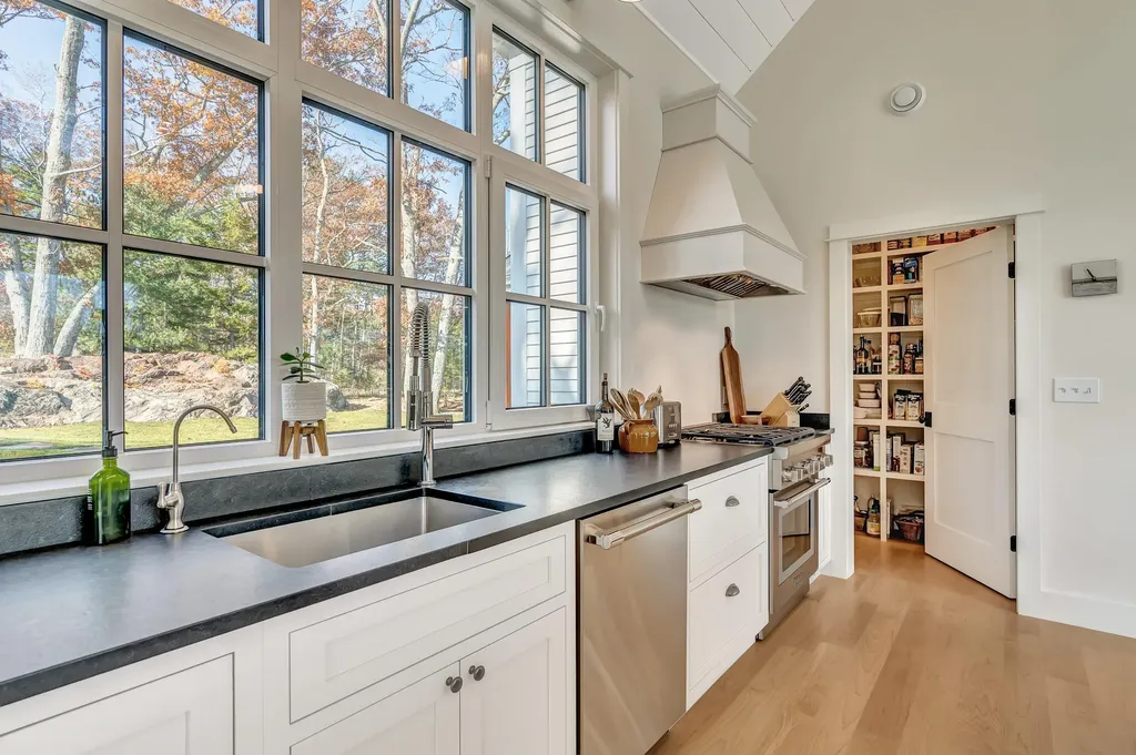 22 Wallace Shore Road Harpswell ME 04079