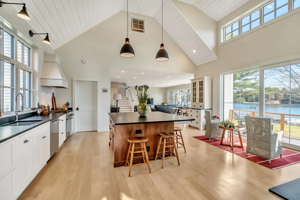 22 Wallace Shore Road Harpswell ME 04079