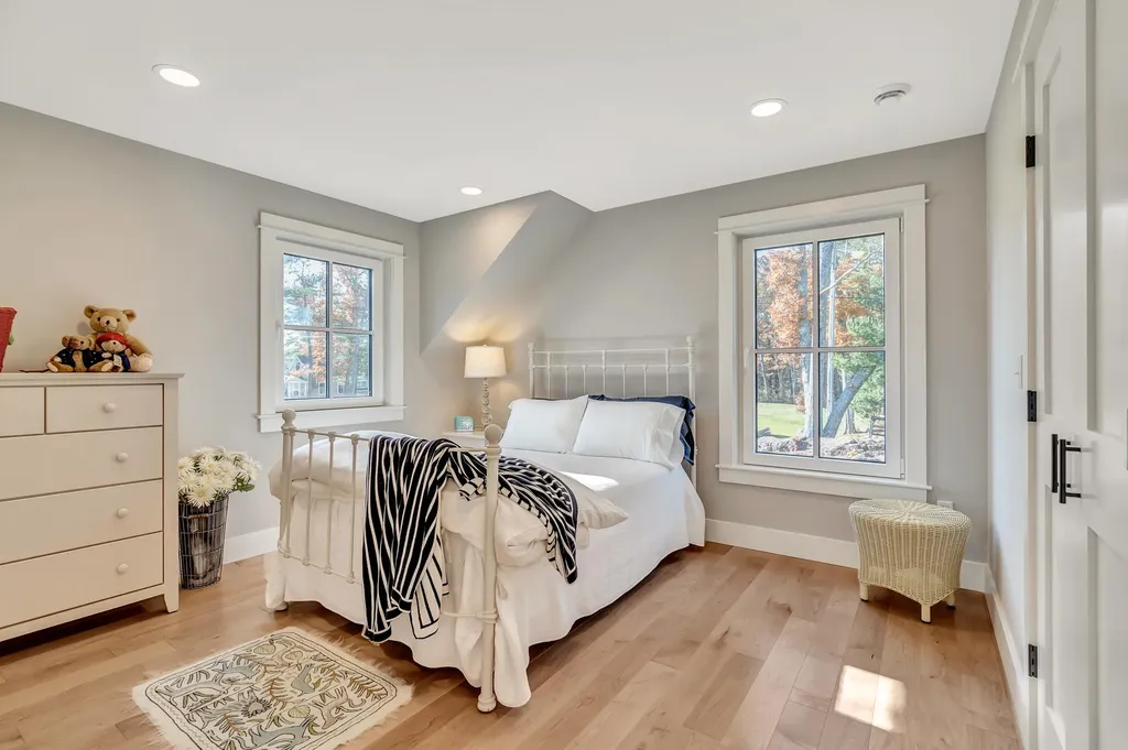 22 Wallace Shore Road Harpswell ME 04079