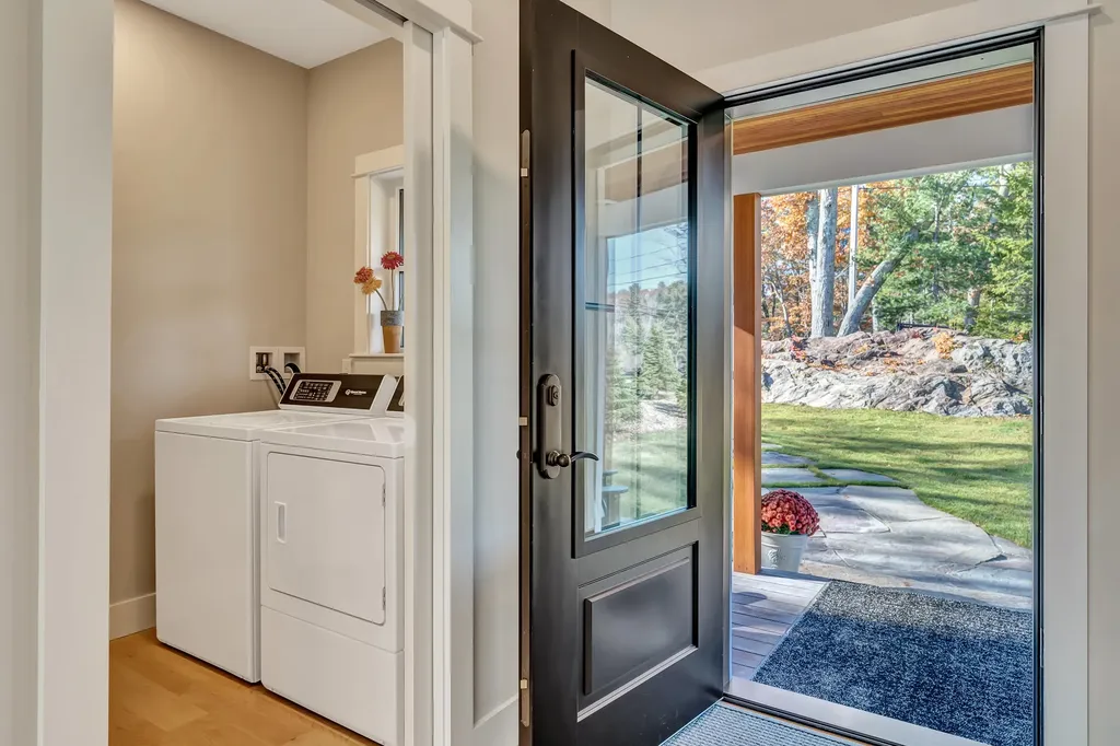 22 Wallace Shore Road Harpswell ME 04079