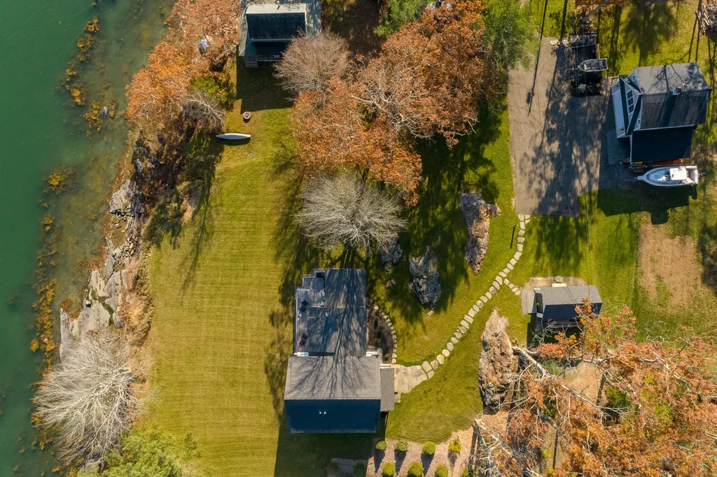 22 Wallace Shore Road Harpswell ME 04079