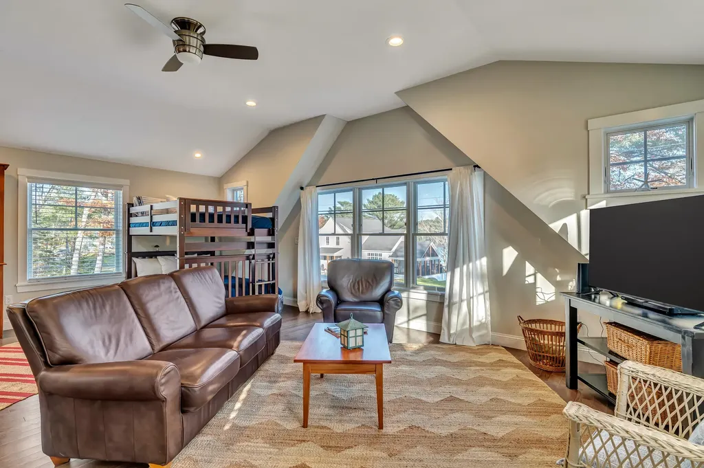 22 Wallace Shore Road Harpswell ME 04079