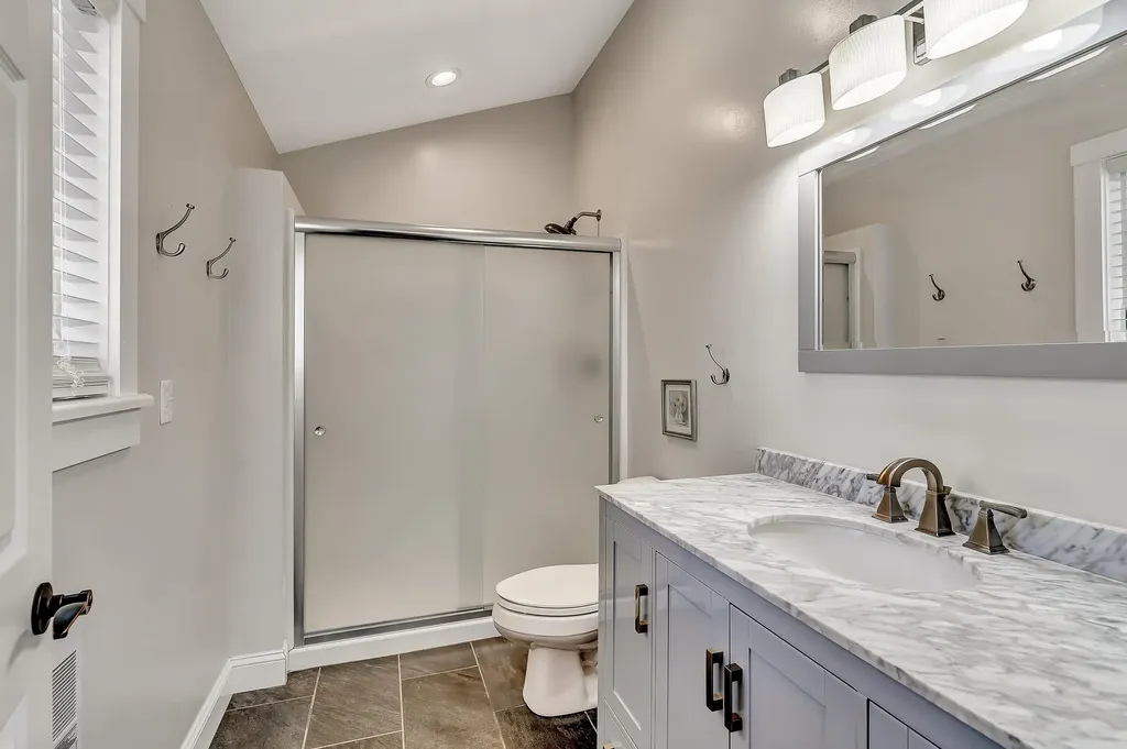 22 Wallace Shore Road Harpswell ME 04079