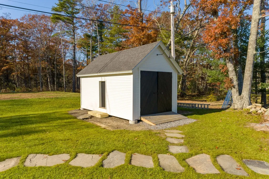 22 Wallace Shore Road Harpswell ME 04079
