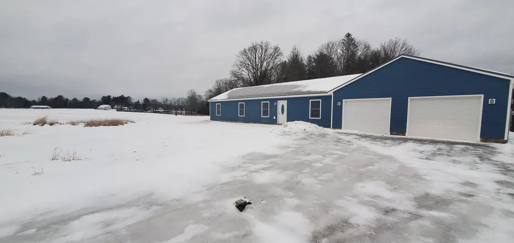 18 Mccarthy Road Benton ME 04901