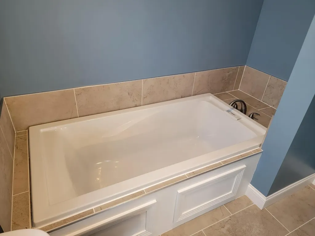 18 Mccarthy Road Benton ME 04901
