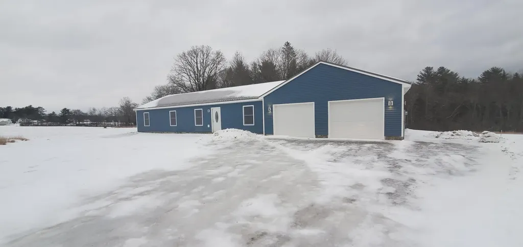 18 Mccarthy Road Benton ME 04901