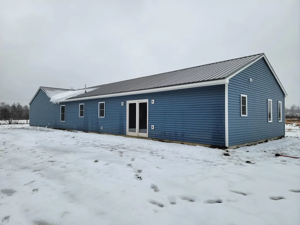 18 Mccarthy Road Benton ME 04901