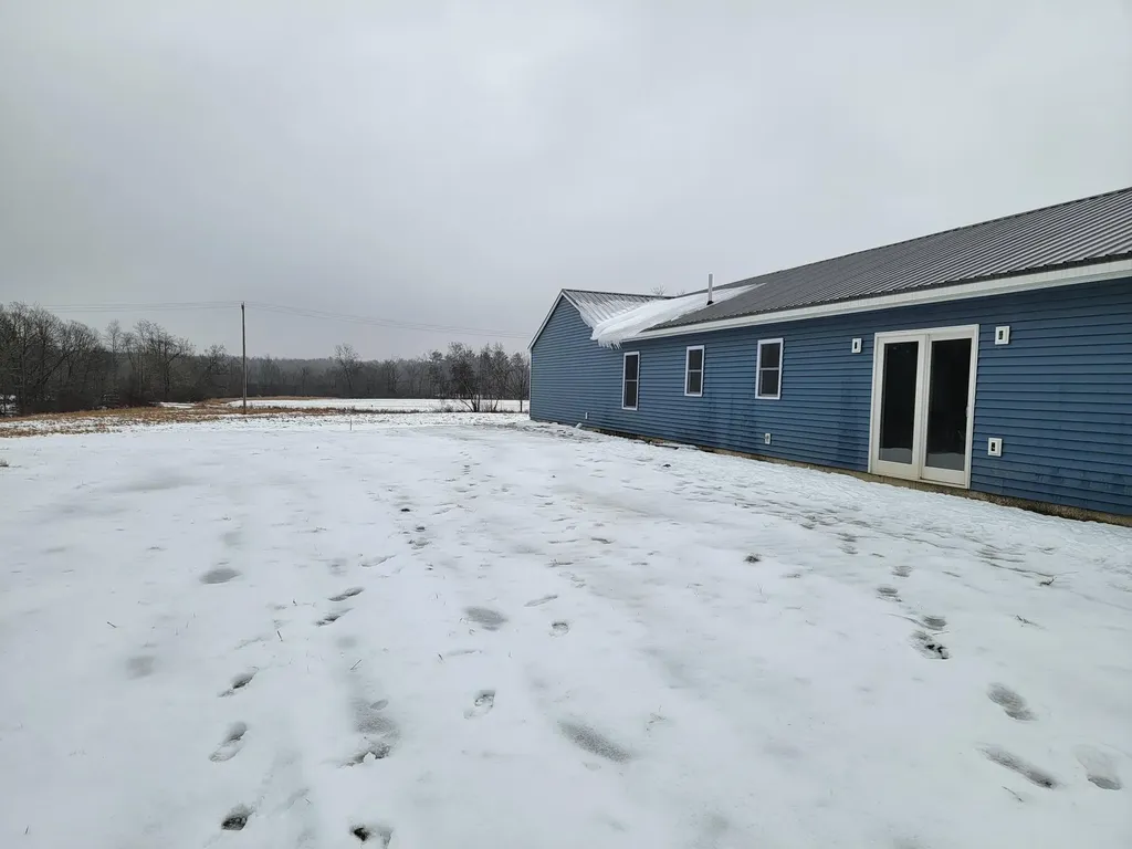 18 Mccarthy Road Benton ME 04901
