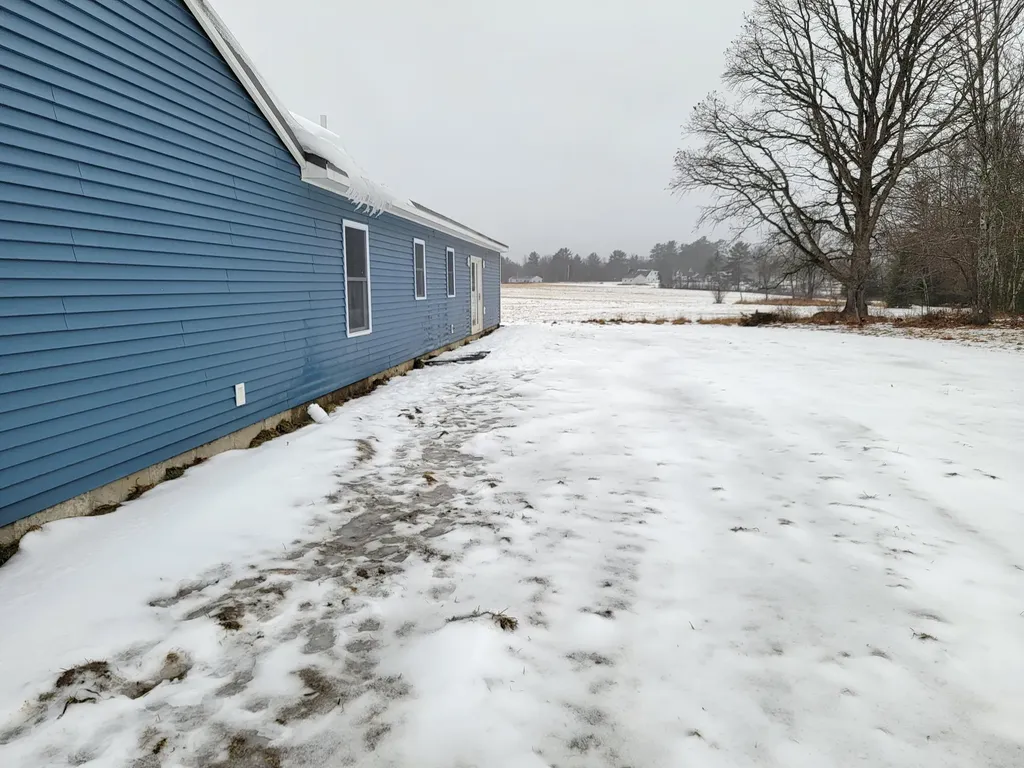 18 Mccarthy Road Benton ME 04901