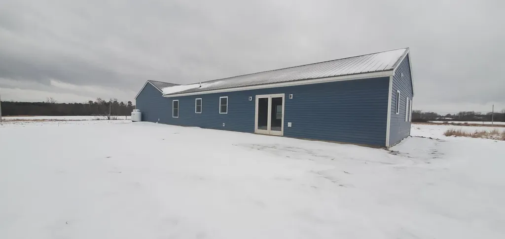 18 Mccarthy Road Benton ME 04901