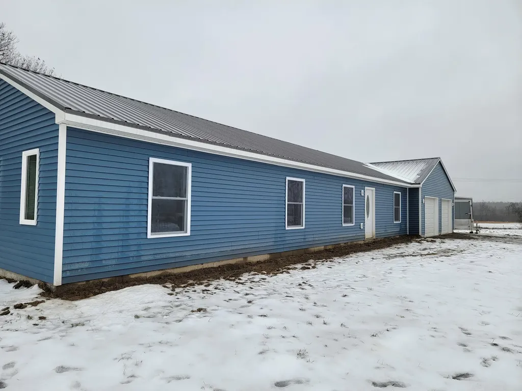 18 Mccarthy Road Benton ME 04901
