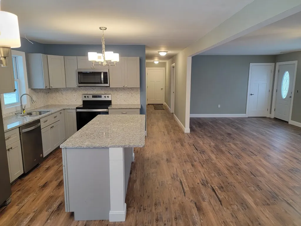 18 Mccarthy Road Benton ME 04901