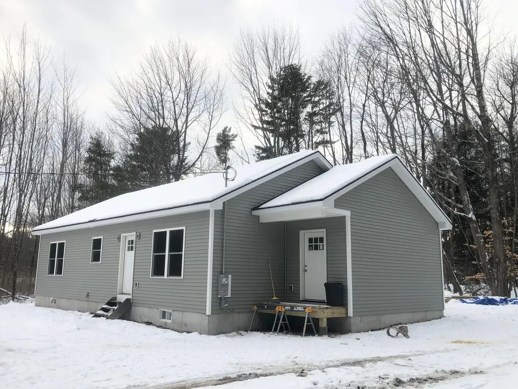 82 Plummer Road Richmond ME 04357