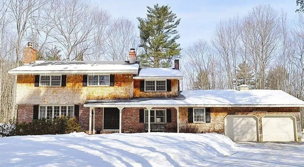 18 Twin Pond Road Topsham ME 04086