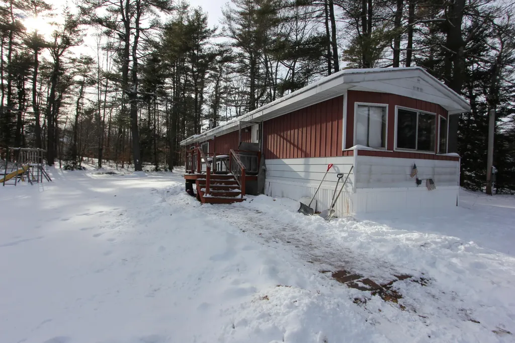 84 Ferry Road Lisbon ME 04250