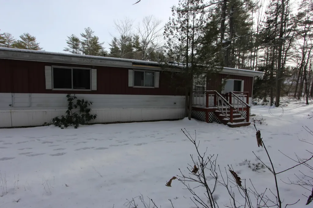 84 Ferry Road Lisbon ME 04250