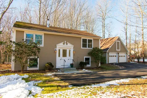 29 Oak Run Owls Head ME 04854