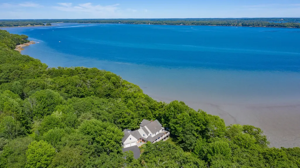36 Goose Cove Lane Freeport ME 04032