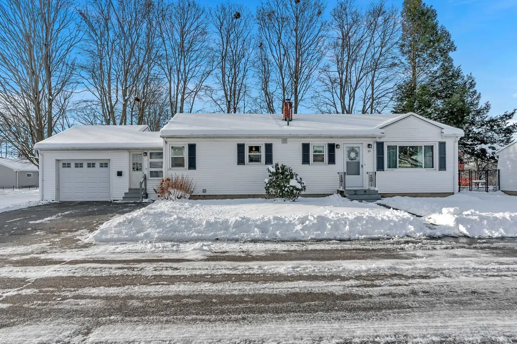 19 Hillside Avenue Biddeford ME 04005