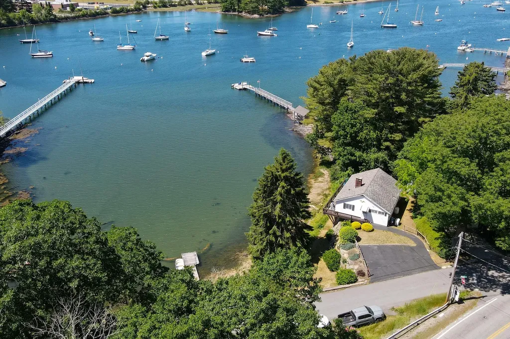 2 Old Ferry Lane Kittery ME 03904