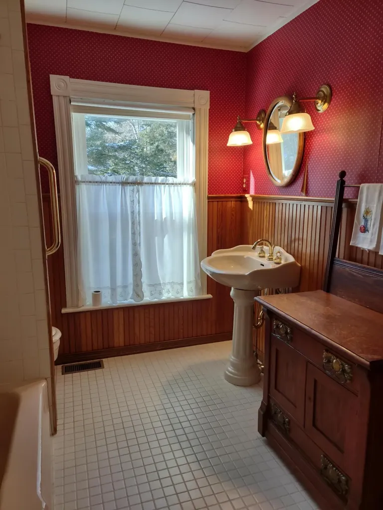 76 Kennebec Road Hampden ME 04444